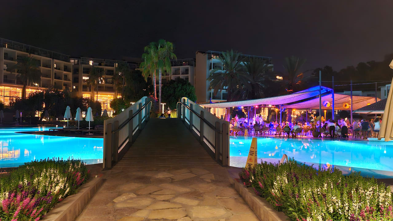 Pool Arum Barut Collection