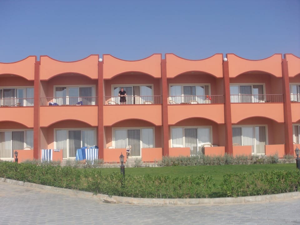 Unser Zimmerblock Three Corners Happy Life Beach Resort