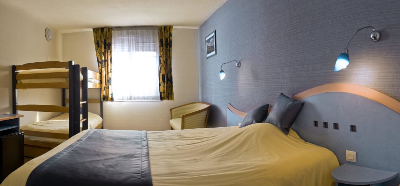 Chambre quadruple Hôtel Au Tambour