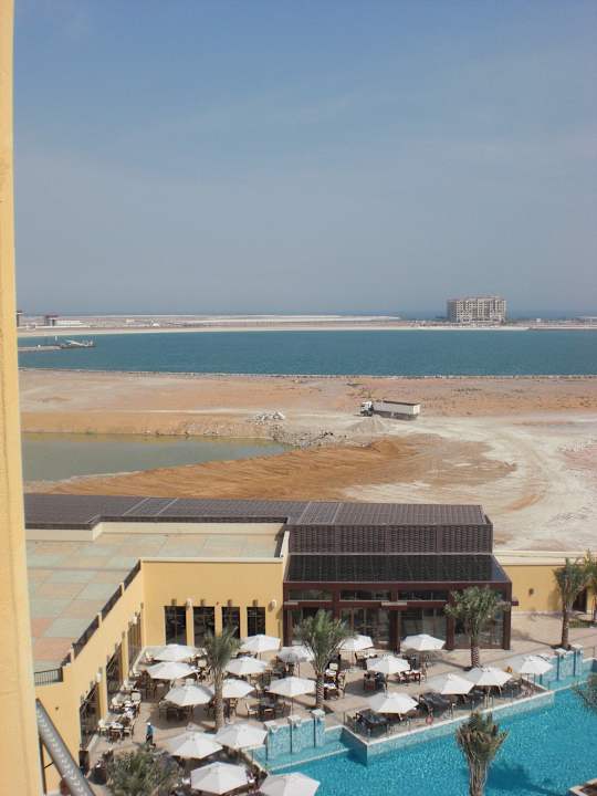 Zimmerausblick Richtung Baustelle DoubleTree by Hilton Resort & Spa Marjan Island