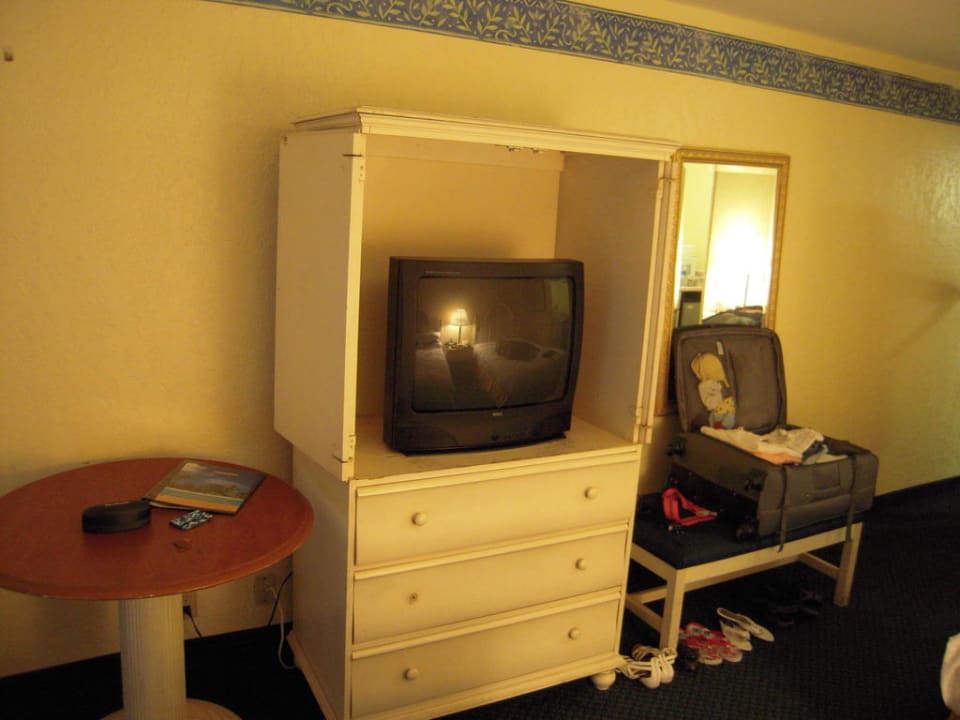 Uralter Fernseher Hotel Lauderdale by the Sea