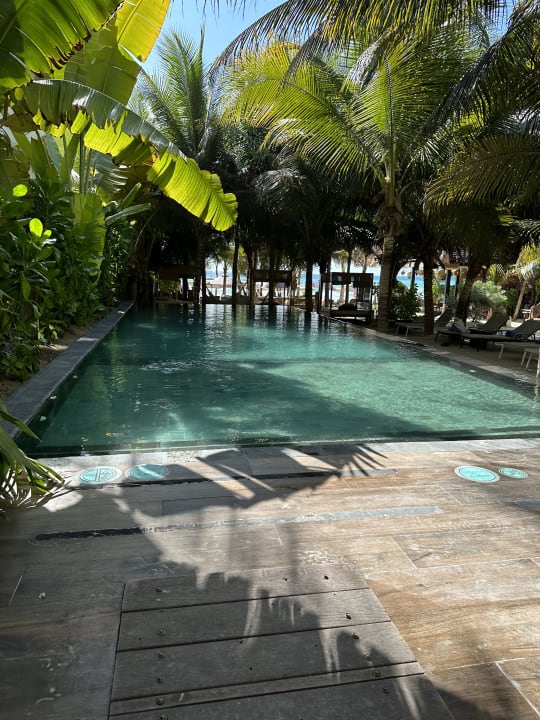 Pool Mvngata Beach Hotel
