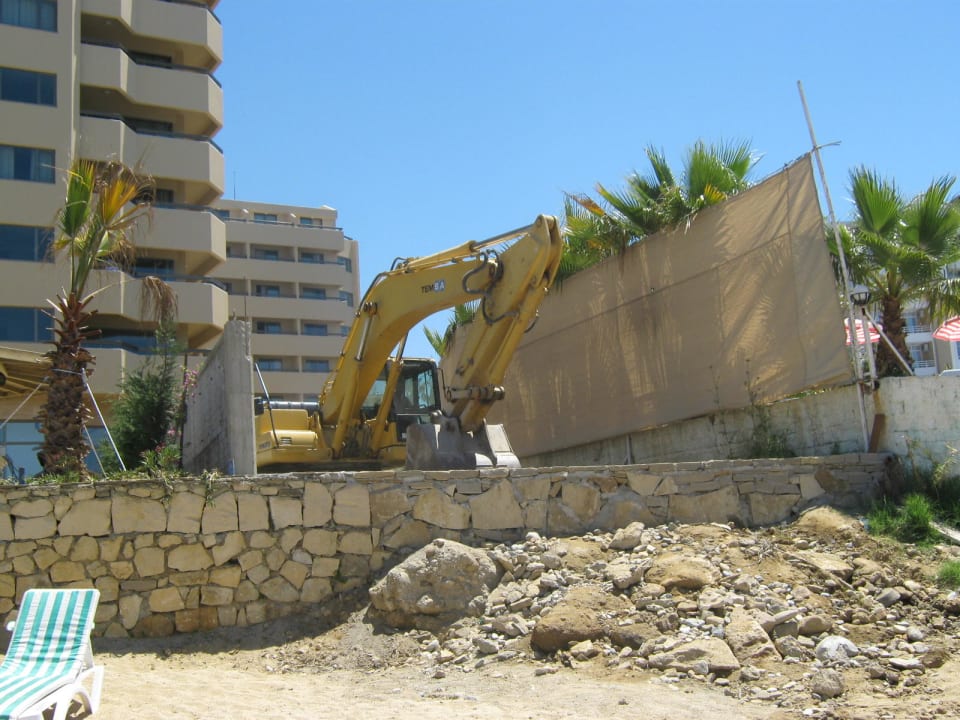 Bagger am Strand Özkaymak Select Resort Hotel