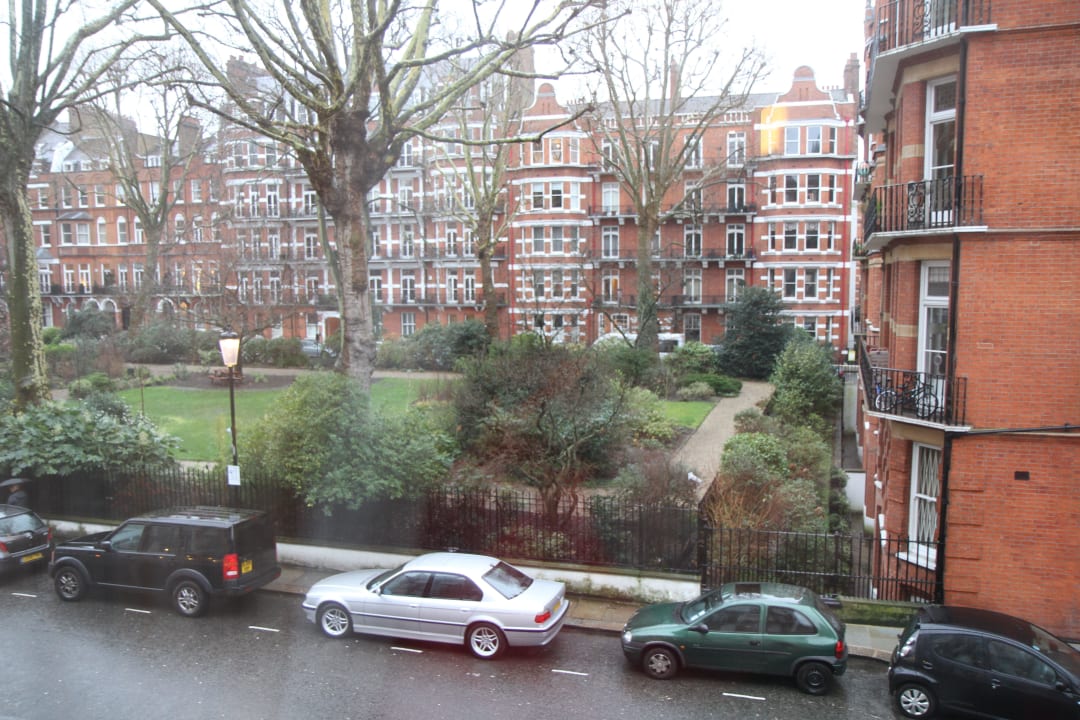Widok na park Hotel Indigo London Kensington - Earl's Ct