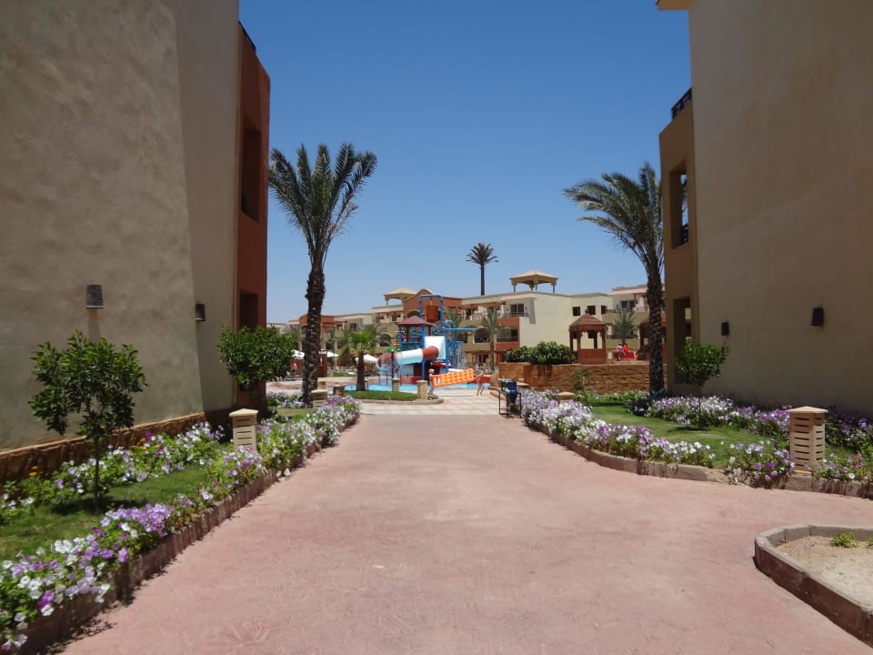 Вход в аква парк Regency Plaza Aqua Park & Spa