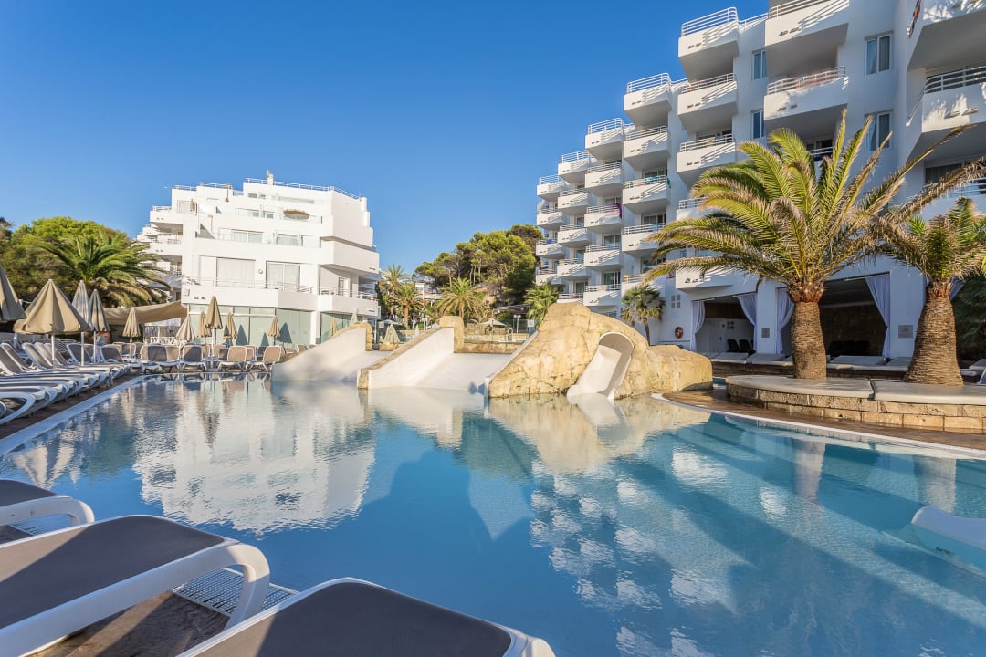 Pool FERGUS Style Cala Blanca Suites