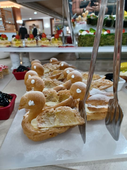Gastro Side Breeze Hotel