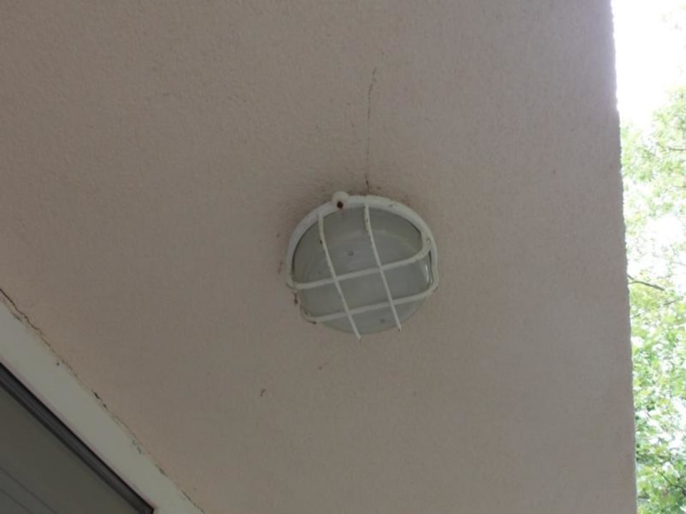 Schmutz am Balkon Hotel Kiss Family