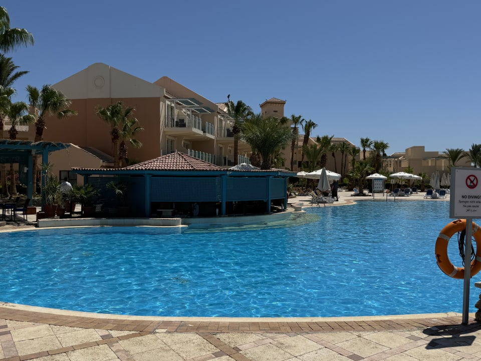 Pool Mövenpick Resort & Spa El Gouna