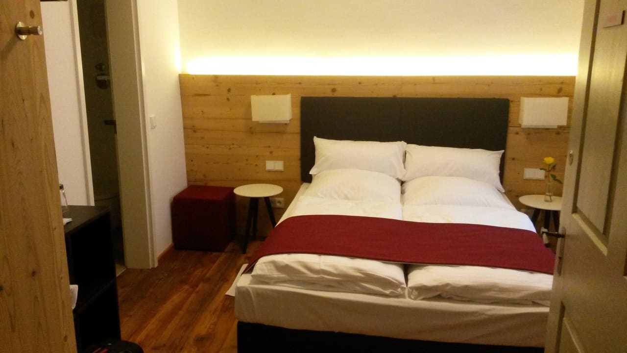 Doppelzimmer mit kleiner Küchenzeile im Flur Hotel Hardthaus