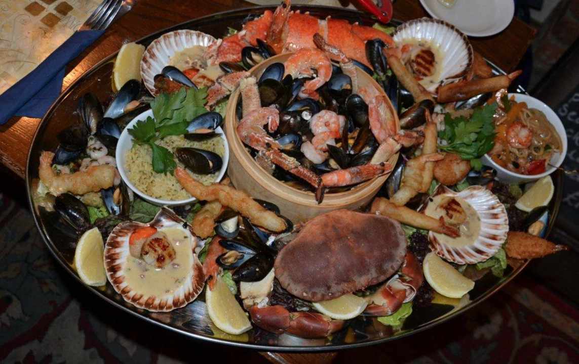 Restaurant The West Bay Hotel