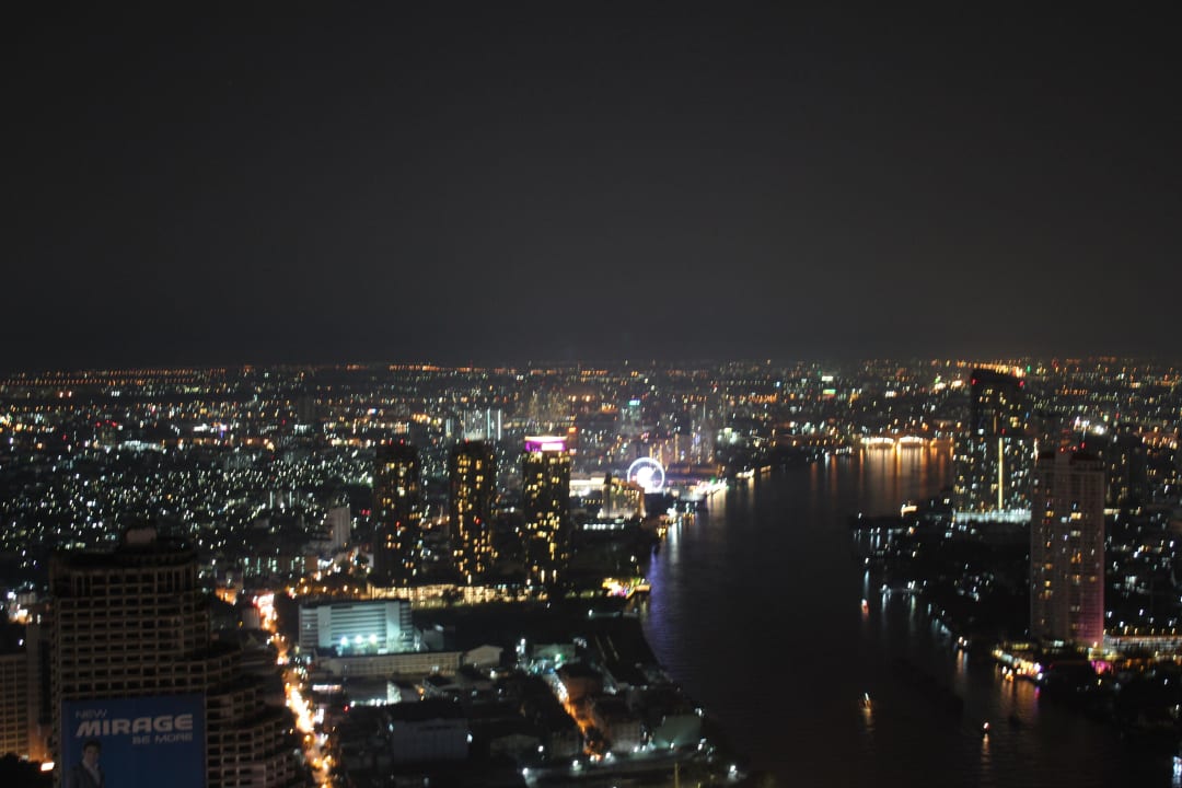 Stadt bei Nacht Hotel Lebua At State Tower