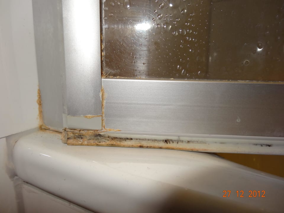 Schimmel links Verwöhnhotel Kristall