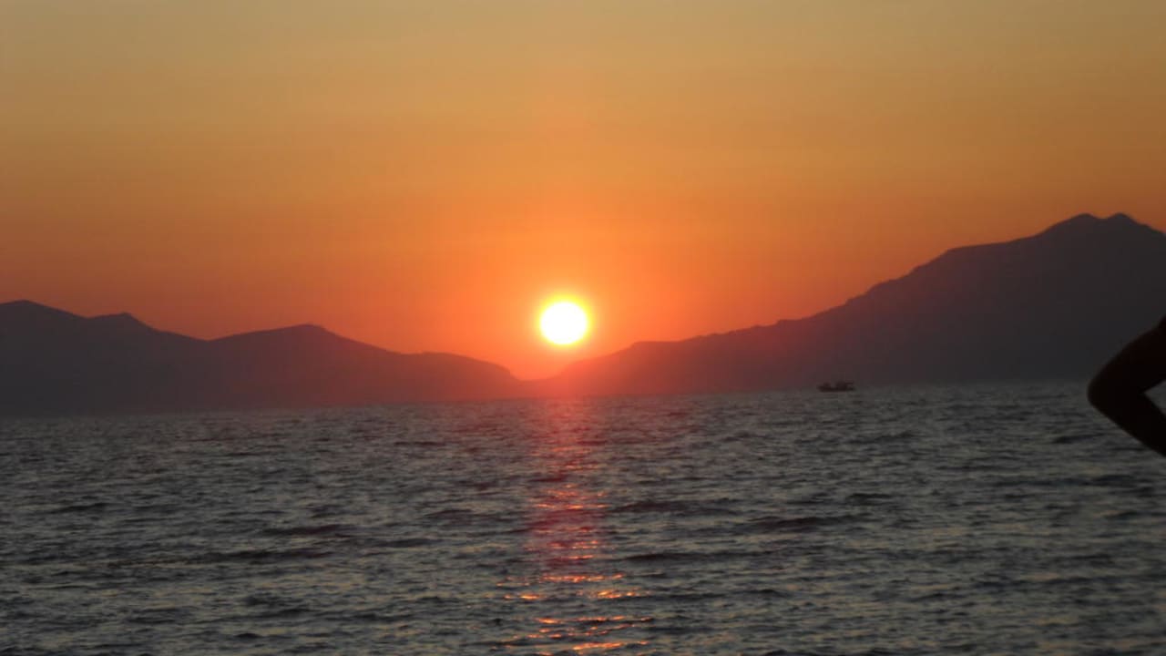 Sonnenuntergang am Strand Hotel Esperia