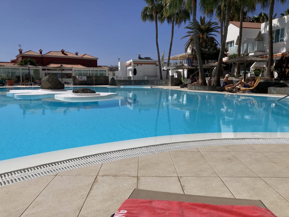 Pool Bahia Calma Beach