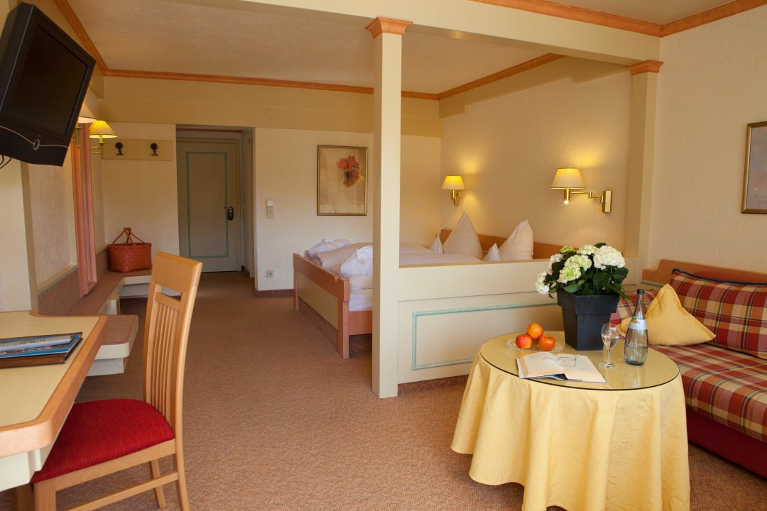 Doppelzimmer "Schramberg" mit Südbalkon Hotel Lamm - Mitteltal