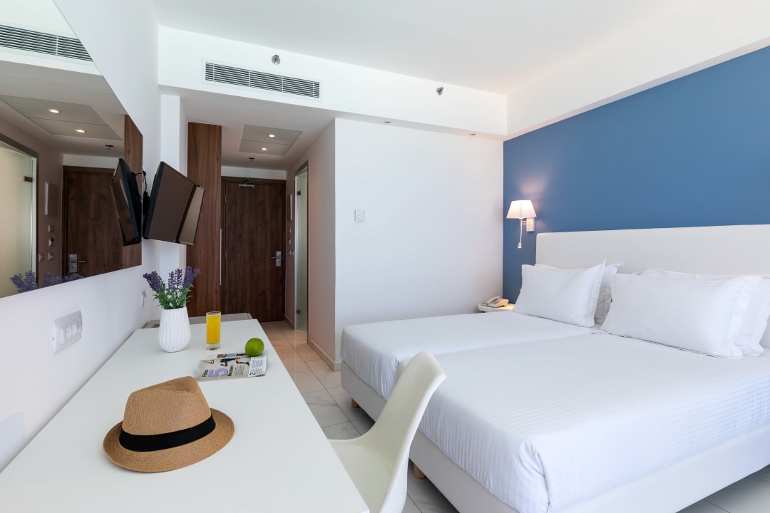 Zimmer Belair Beach Hotel