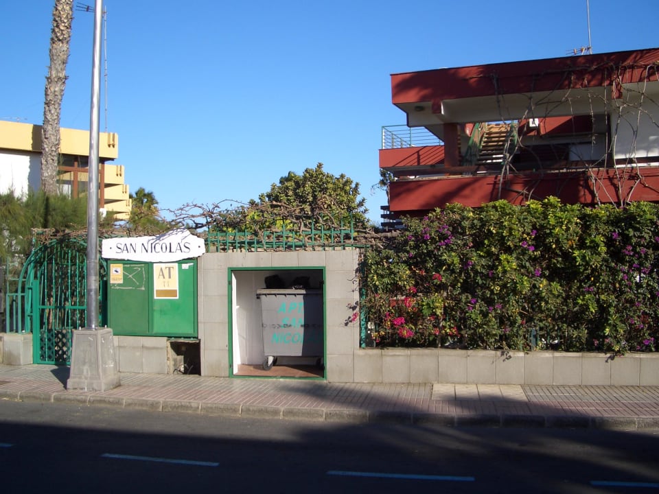 Straßenseite Hotel San Nicolas