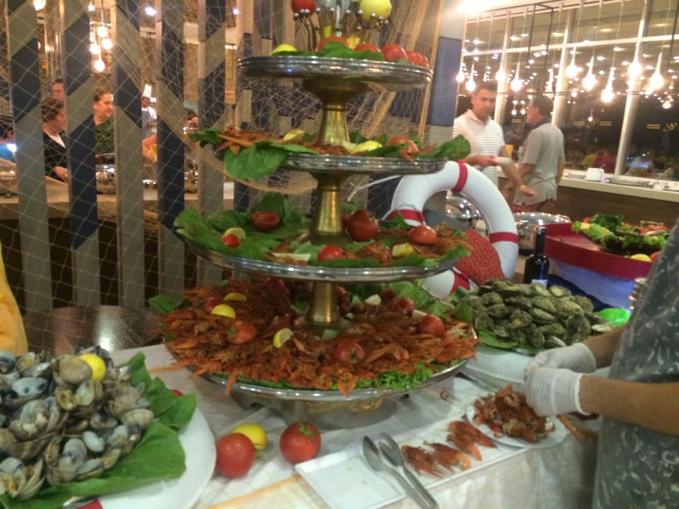 Gastro Saturn Palace Resort Hotel