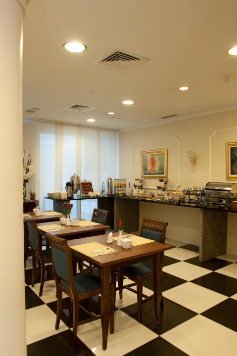 Frühstücksraum Best Western Plus Grand Hotel Victor Hugo