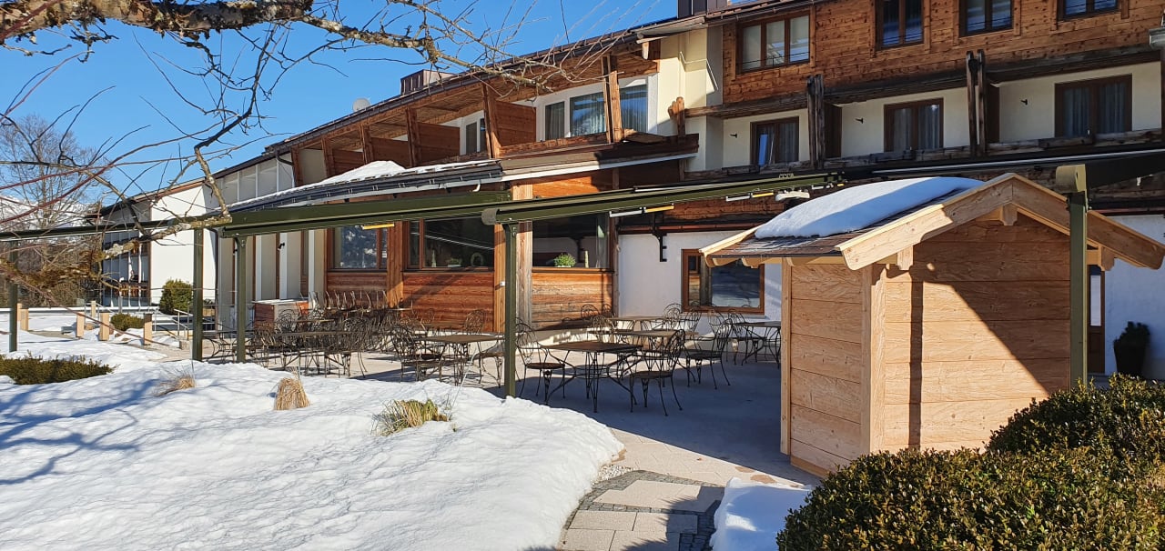 Außenansicht Alm- & Wellnesshotel Alpenhof