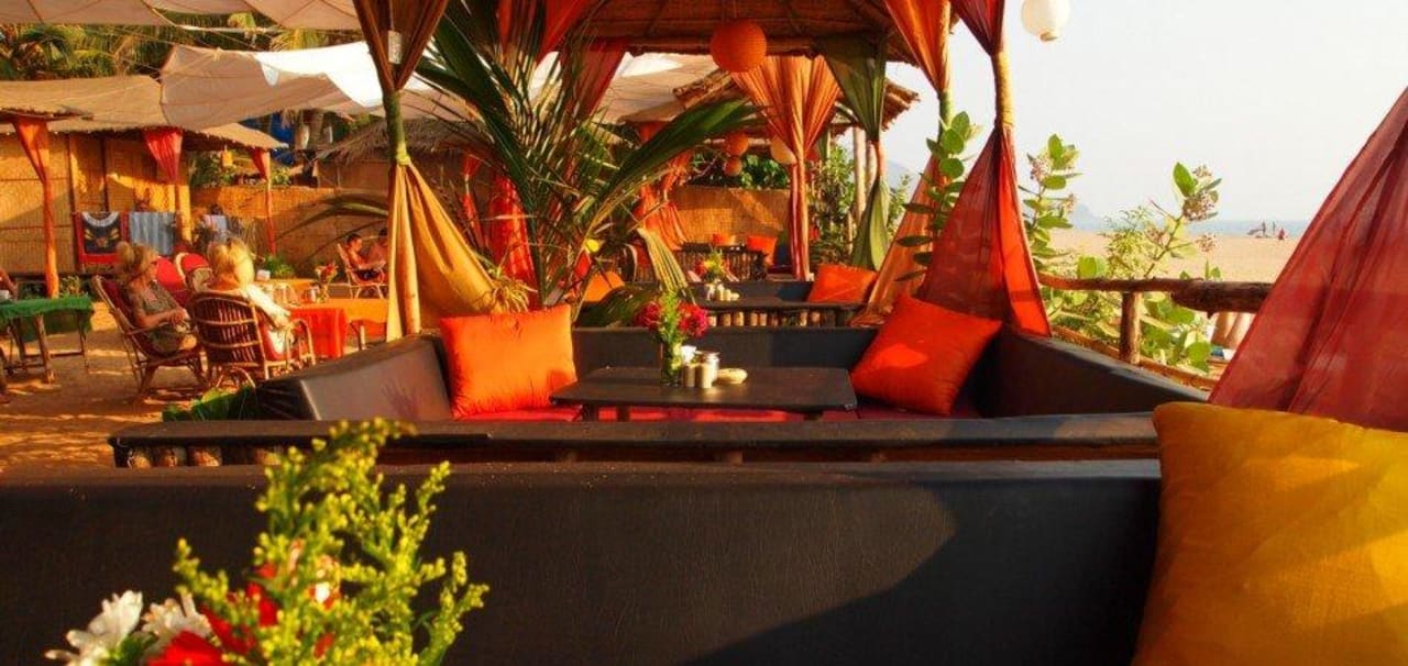 Restaurant and chill out area Sonho do Mar