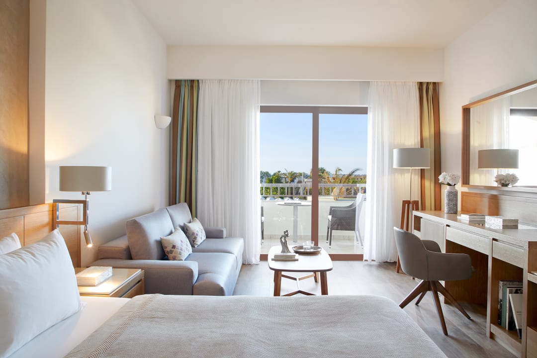 Zimmer Minoa Palace Resort