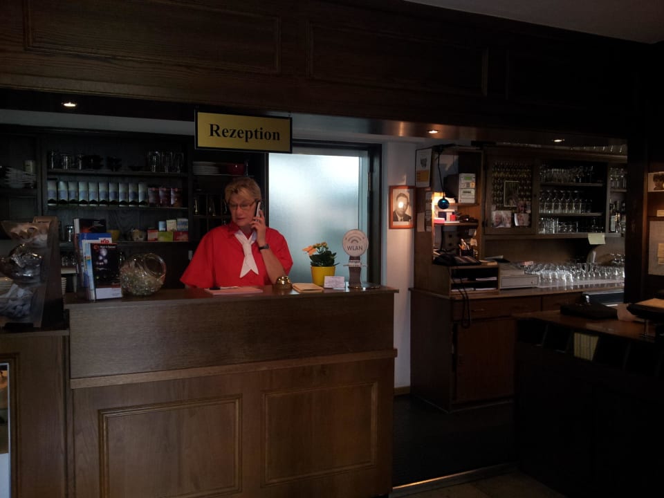 Rezeption Hotel Rosenhof Waldesch
