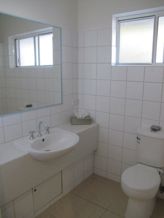 Badansicht Waschbecken Hotel Comfort Inn The International