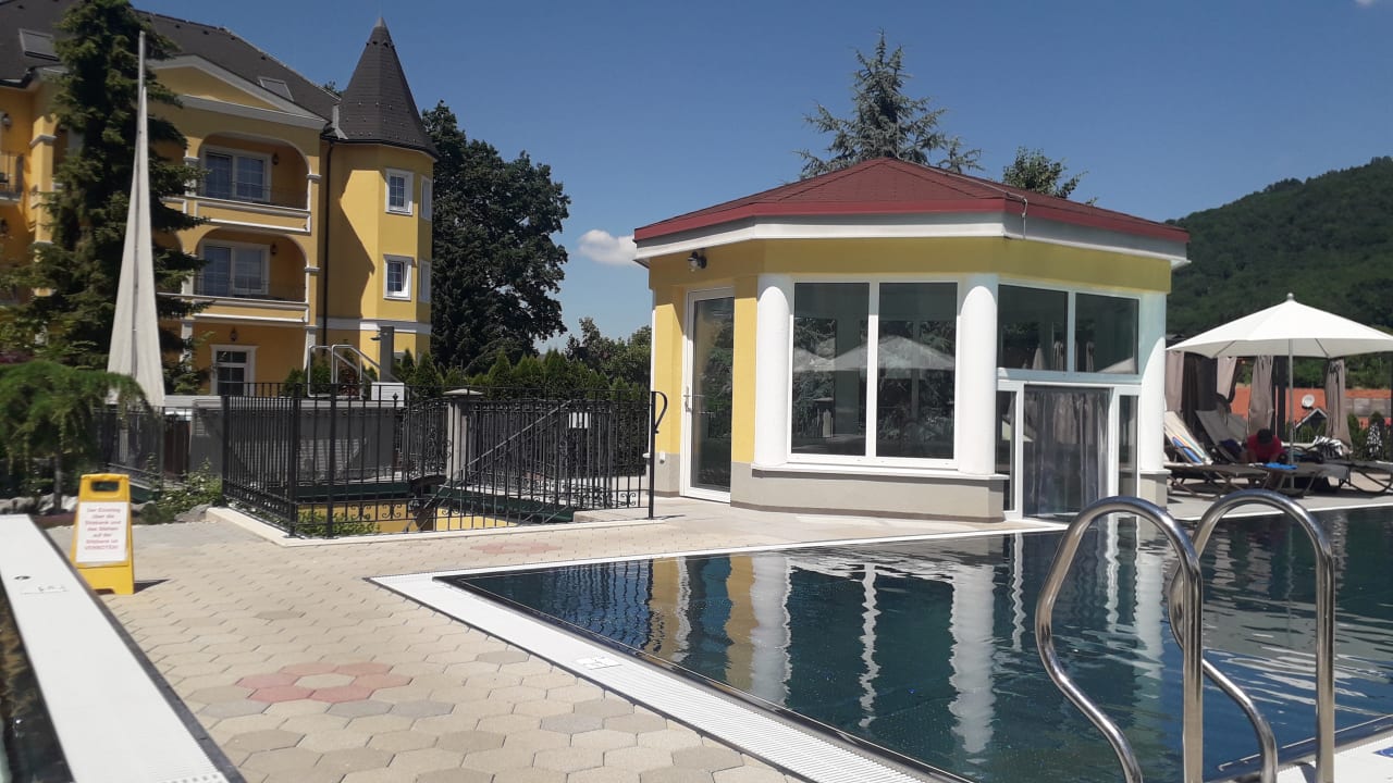 Pool Schlössl Hotel Kindl