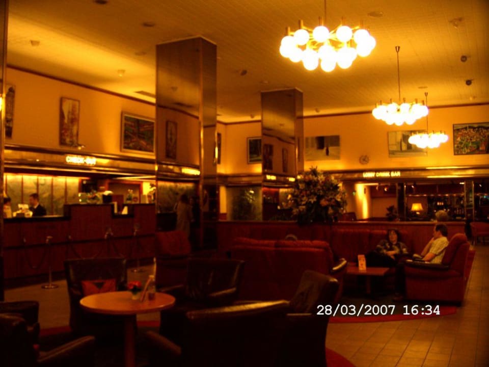 In der Empfangshalle Danubius Hotel Hungaria City Center