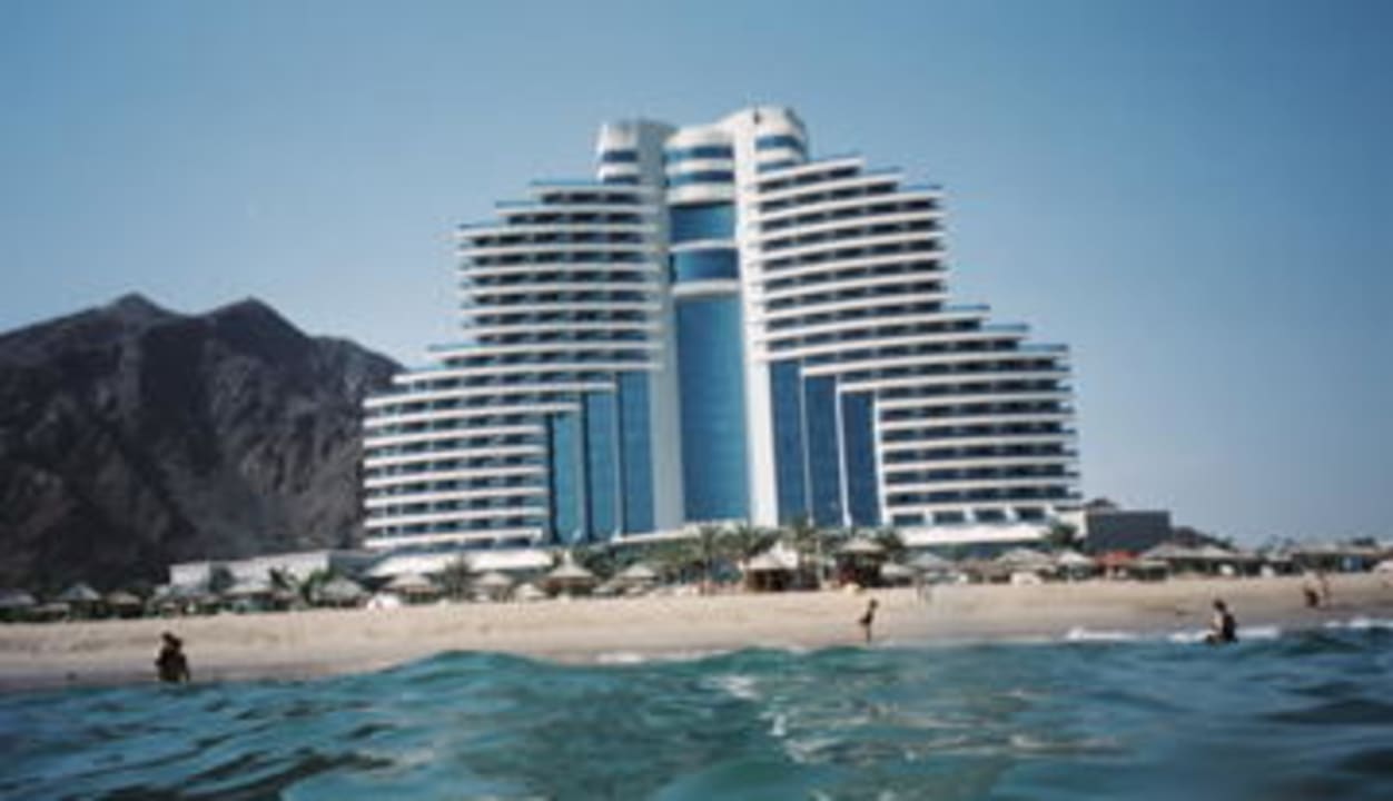 Blick vom Meer Hotel Le Meridien Al Aqah Beach Resort