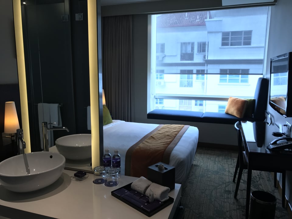 Zimmer Park Regis Singapore
