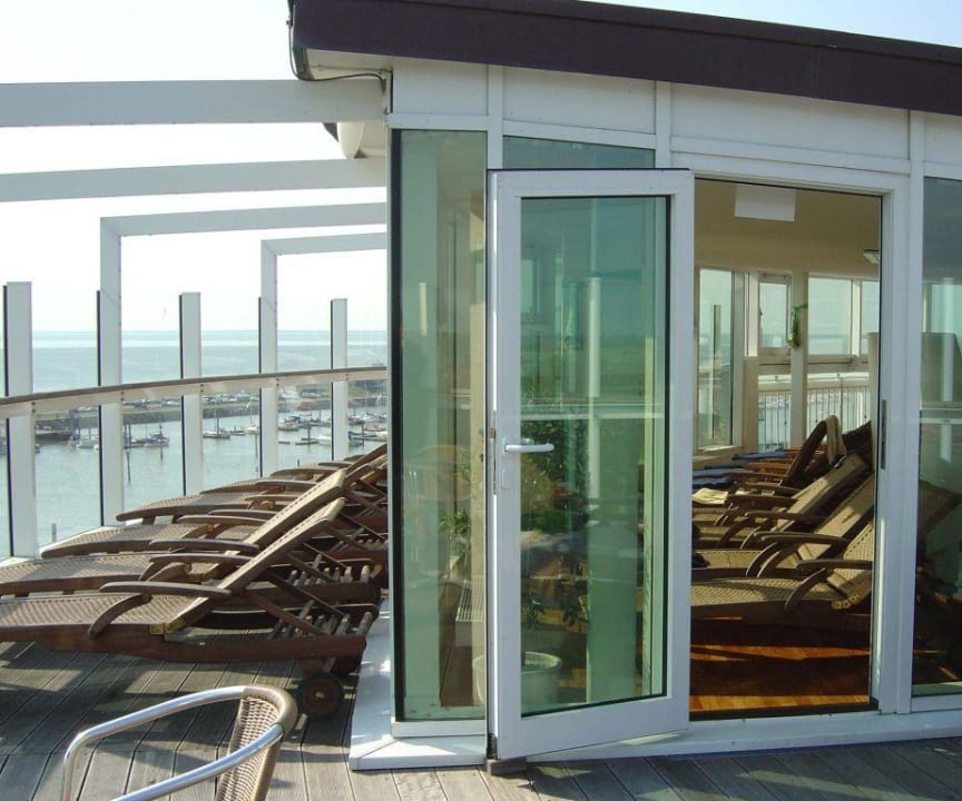 Dachterrasse vom Wellnessbereich Hotel Fährhaus