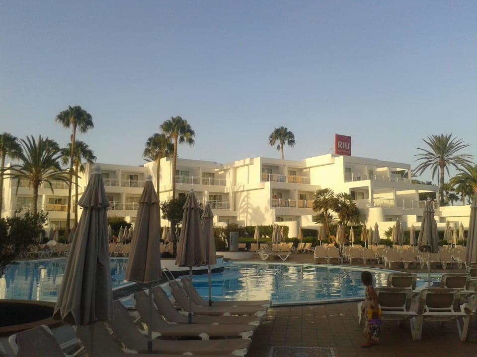 Abends am Pool Hotel Riu Paraiso Lanzarote