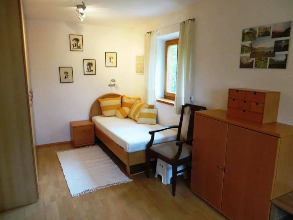Drittes Bett im geräumigen Schlafzimmer SeeParee am Tegernsee Ferienwohnung am Deganoweg