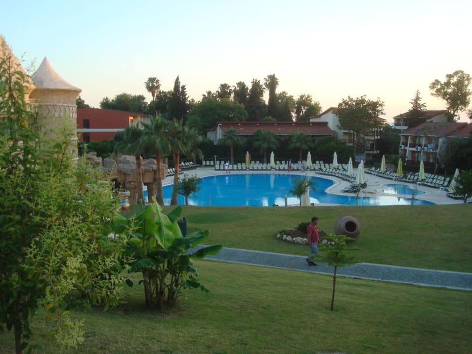 Sehr schöne Poolanlage Horus Paradise Luxury Resort & Club
