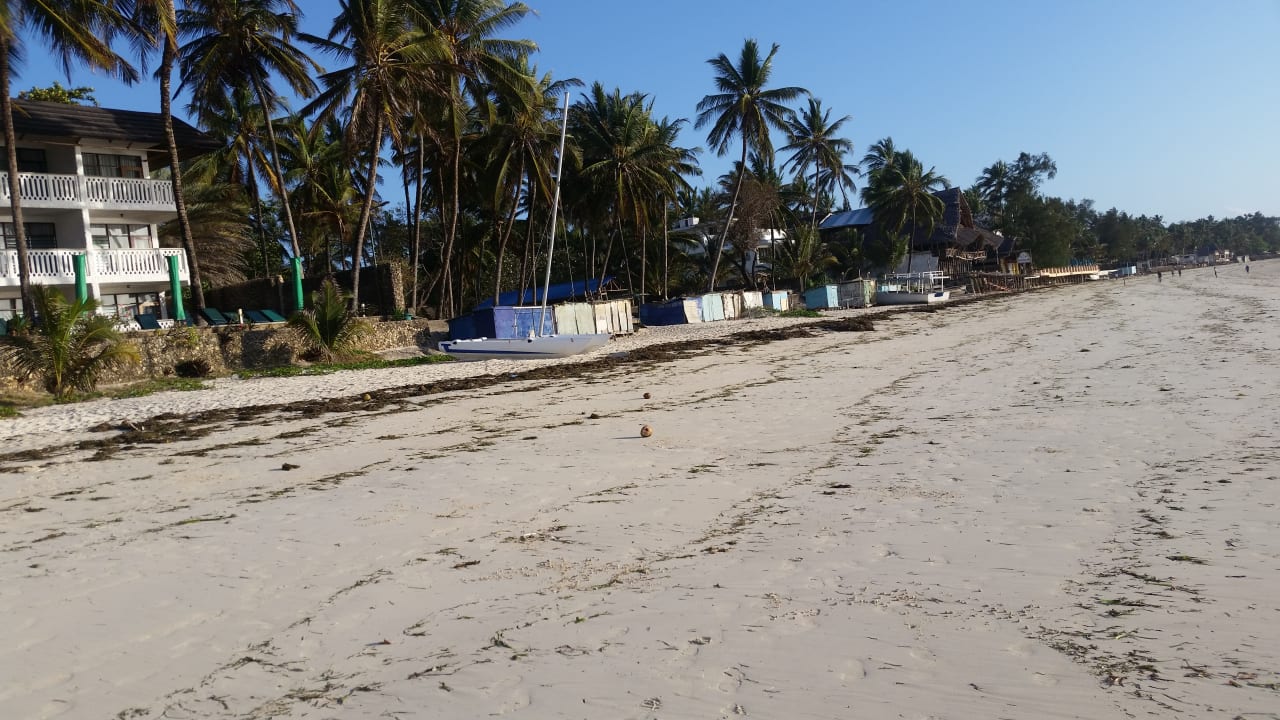 Strand Travellers Beach Hotel & Club