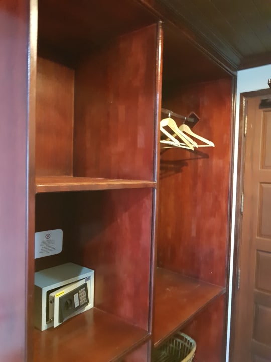 Kleiderschrank, Safe Hotel Vansana Vangvieng