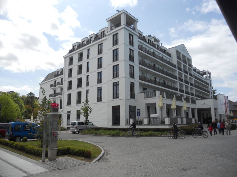 Seitlicher Blick auf das Hotel Upstalsboom Kühlungsborn