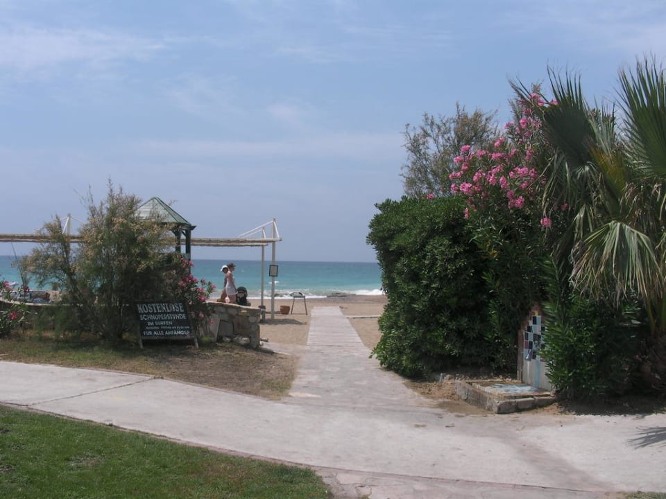 Выход на пляж Blue Waters Club