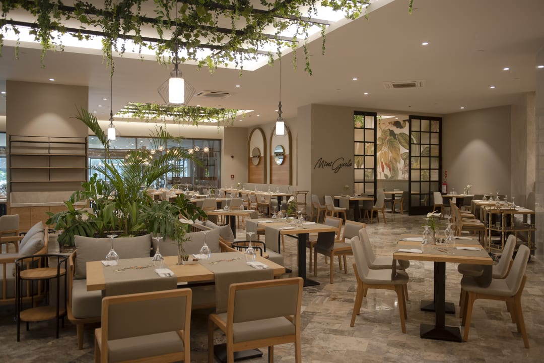 Gastro Hotel Miramare Beach