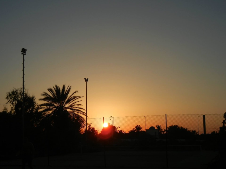 Pohled z tenisového kurtu Sidi Mansour Resort & Spa