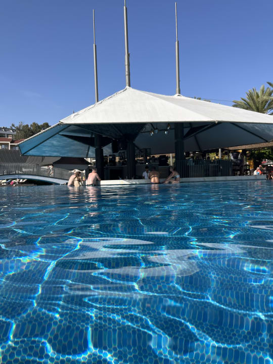 Pool Arum Barut Collection