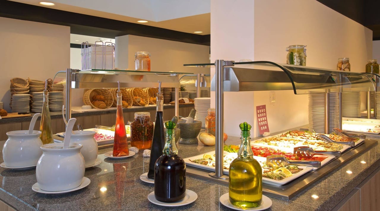 Dinner Medora Auri Family Beach Resort