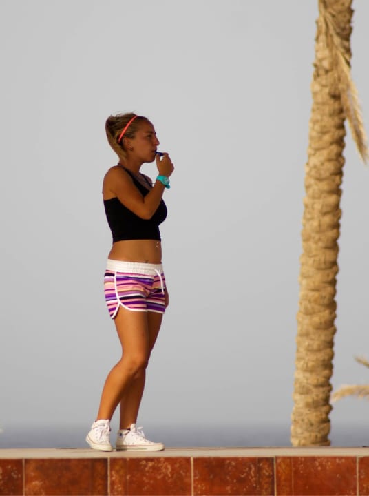 Mitarbeiterin des Animationsteams Three Corners Sea Beach Resort