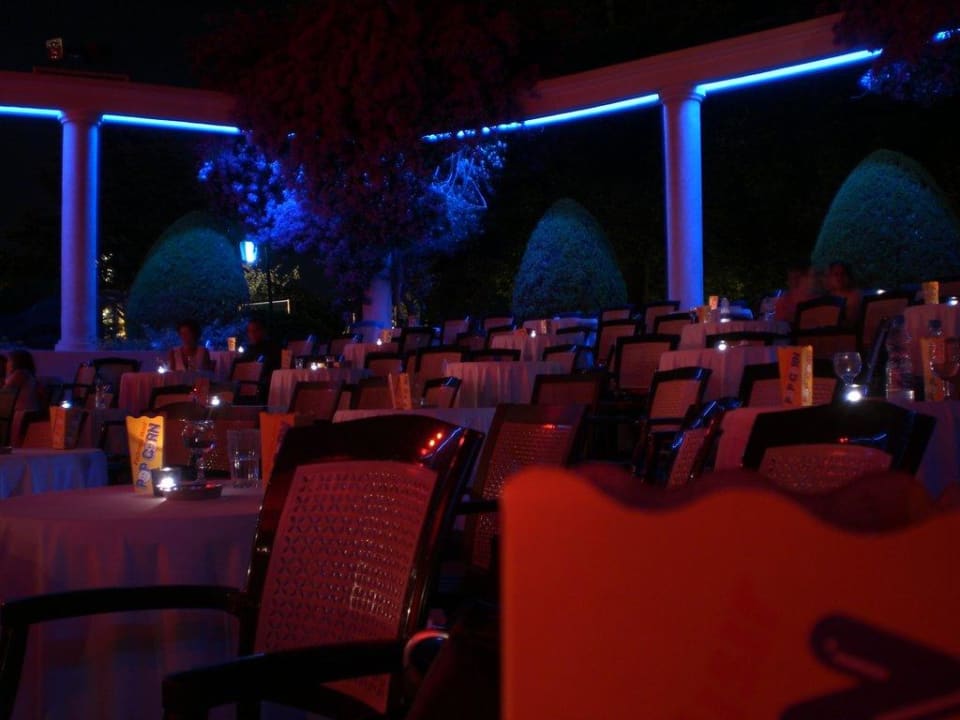 Amphitheater vor dem Auftritt Side Star Elegance