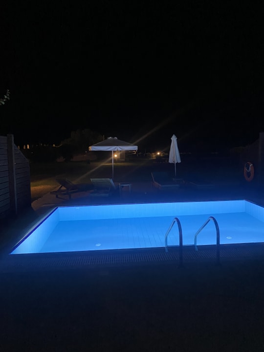 Zimmer Asterias Beach Resort