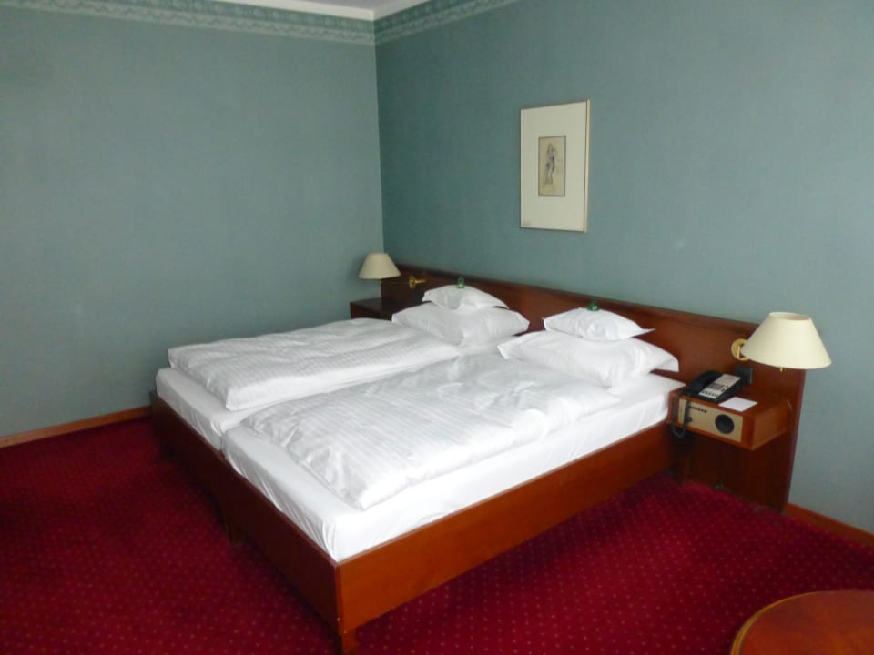 Bequemes Doppelbett Hotel Sächsischer Hof Meiningen