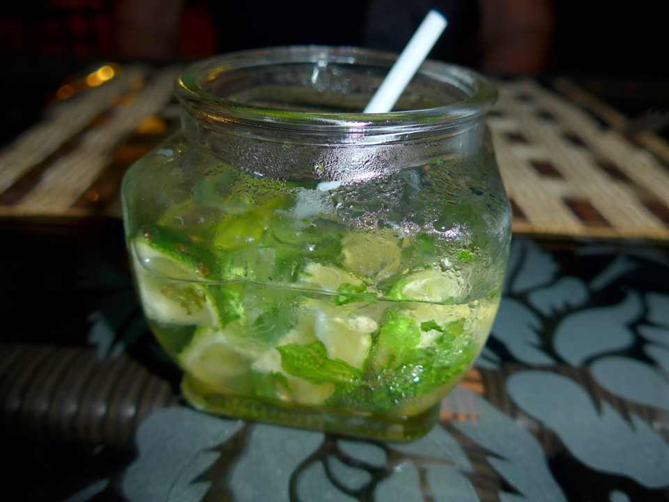 Zur happy hour für umsonst Ong Lang Village Resort